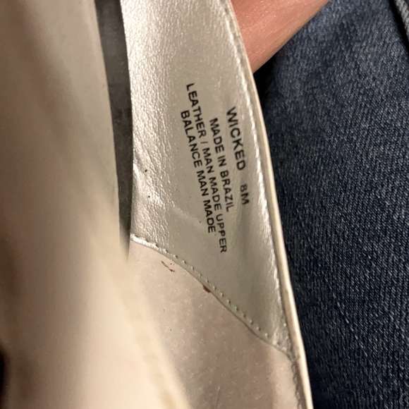 Carlos Santana’s “wicked” 3inch heels size 8 - Picture 8 of 8